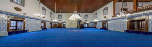 THE IMPORTANCE OF COLOR AND PATTERN WHEN CHOOSİNG A MOSQUE CARPET